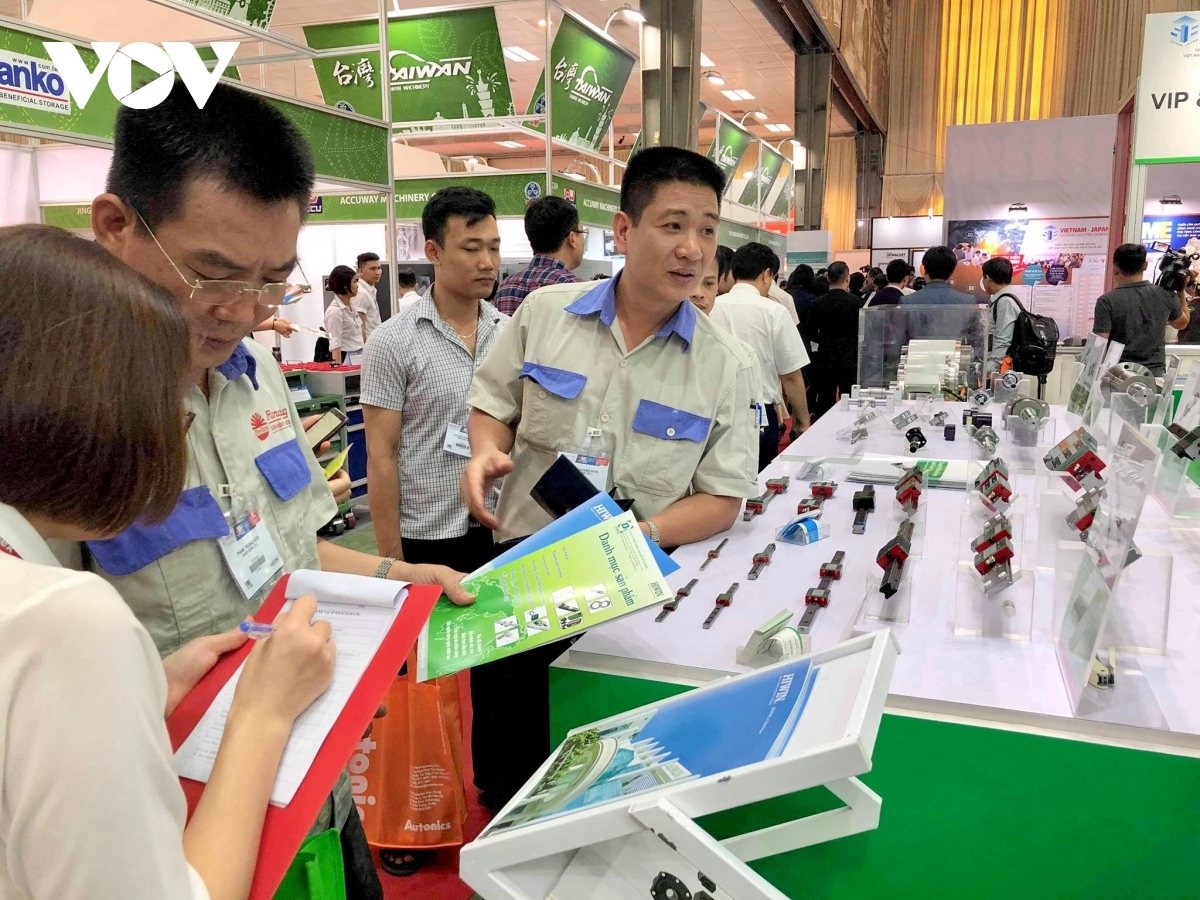 Increasing number of local businesses promote sales through e-commerce